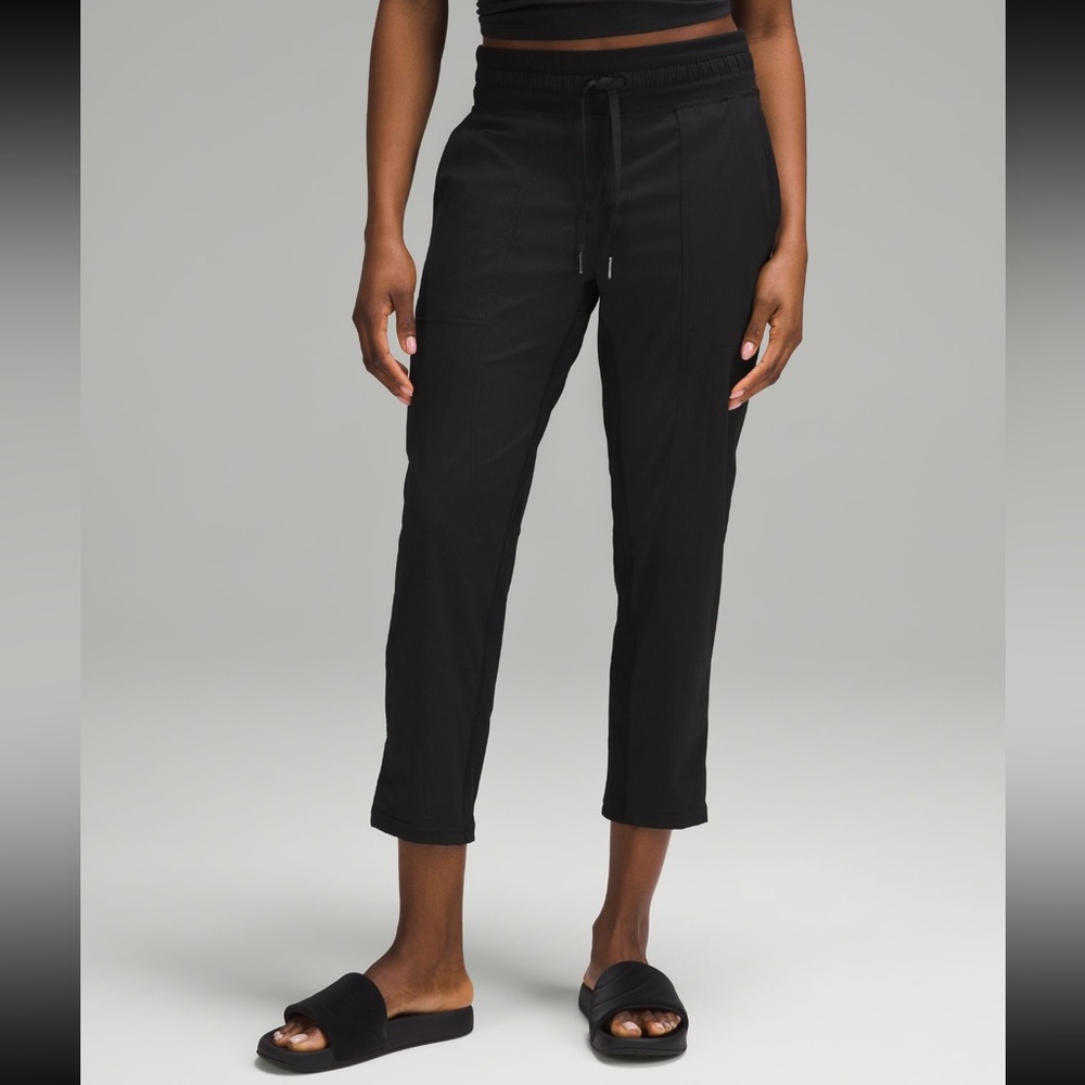 lululemon athletica Dance Studio Cropped Pant Sz 4